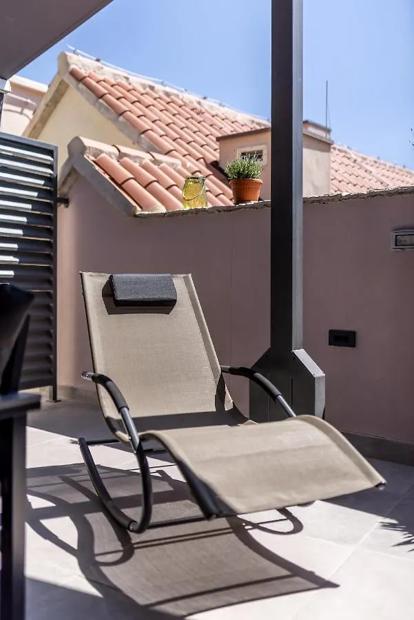 Main Square Duplex With Rooftop Terrace Split