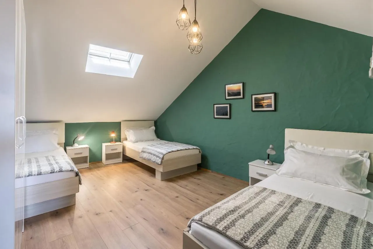 Main Square Duplex With Rooftop Terrace Split