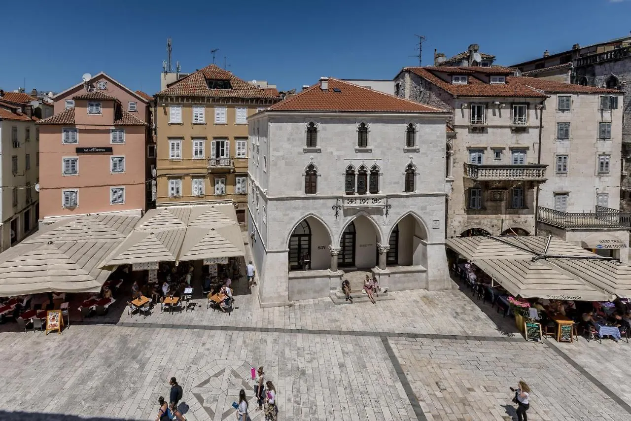 Main Square Duplex With Rooftop Terrace Split Apartamento