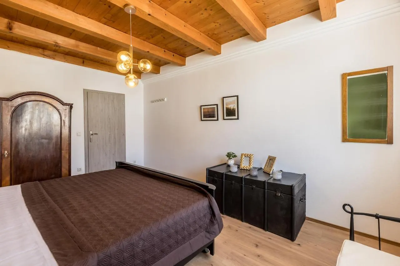 Main Square Duplex With Rooftop Terrace Split