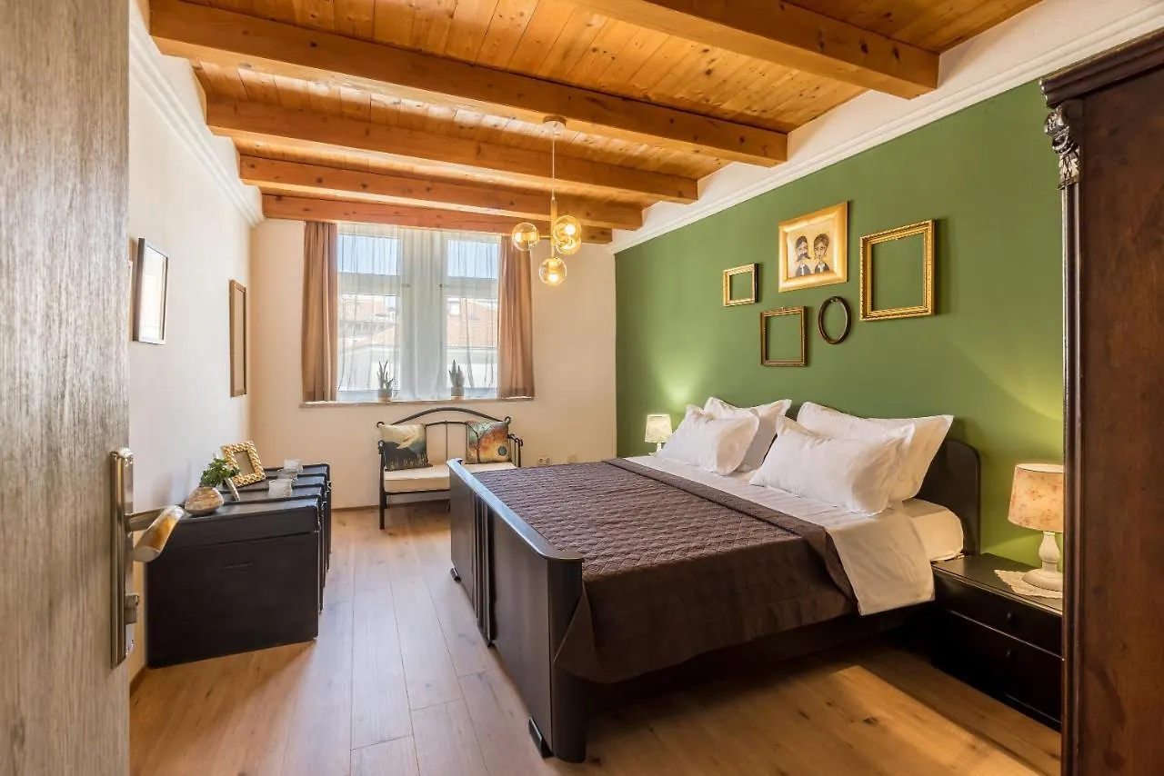 Main Square Duplex With Rooftop Terrace Split
